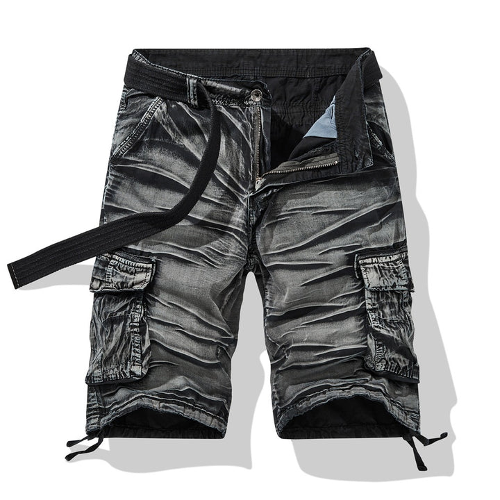 Loose-fitting cargo shorts
